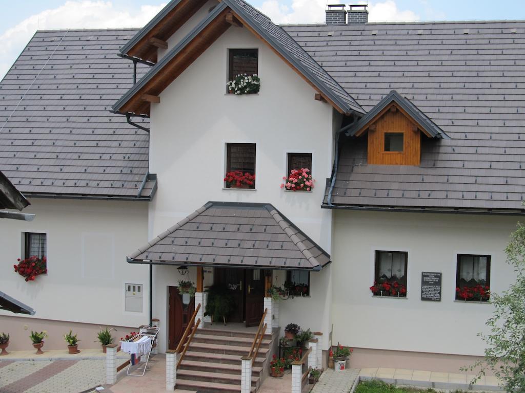 Вилла Tourist Farm Ljubica Поляне-над-Шкофьё-Локо Экстерьер фото