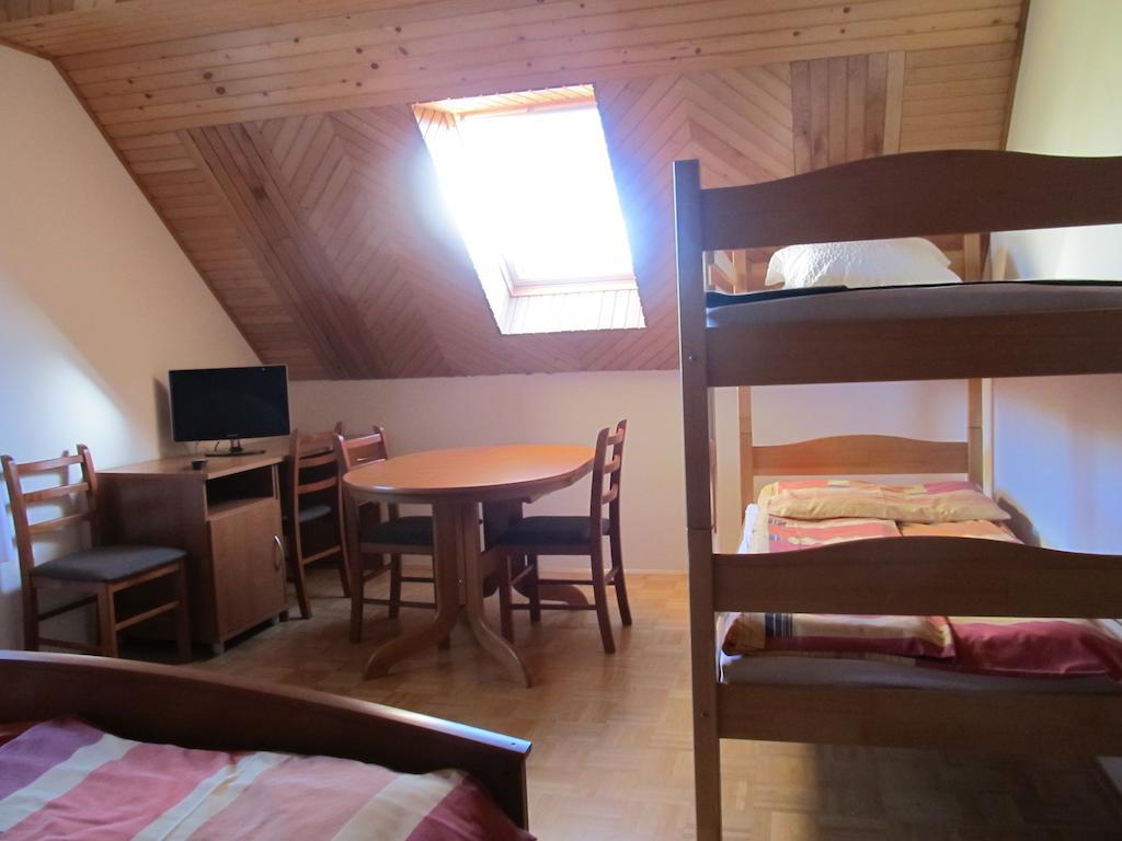 Вилла Tourist Farm Ljubica Поляне-над-Шкофьё-Локо Номер фото